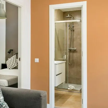 Appartamento Cozy&new With Terrace