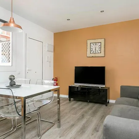 Cozy&new With Terrace Appartamento *